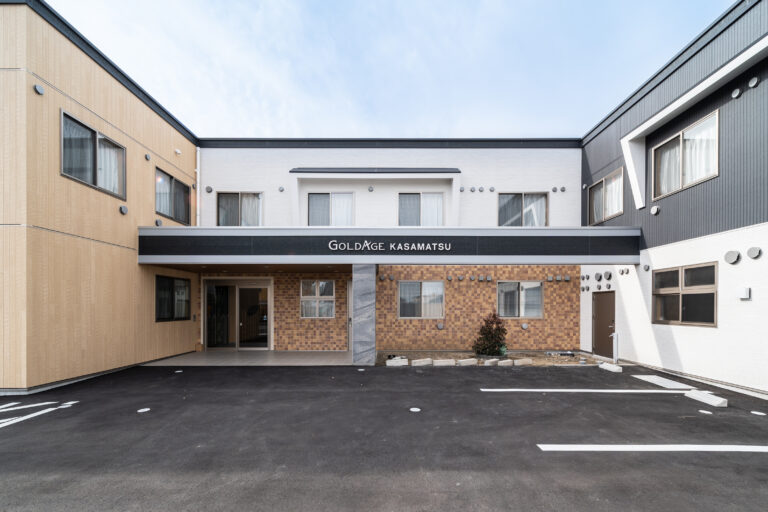 ゴールドエイジ 笠松