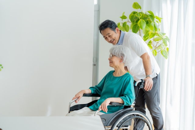 身元引受人は老人ホームの入所時に必須？条件や現状・いない場合の対処法も