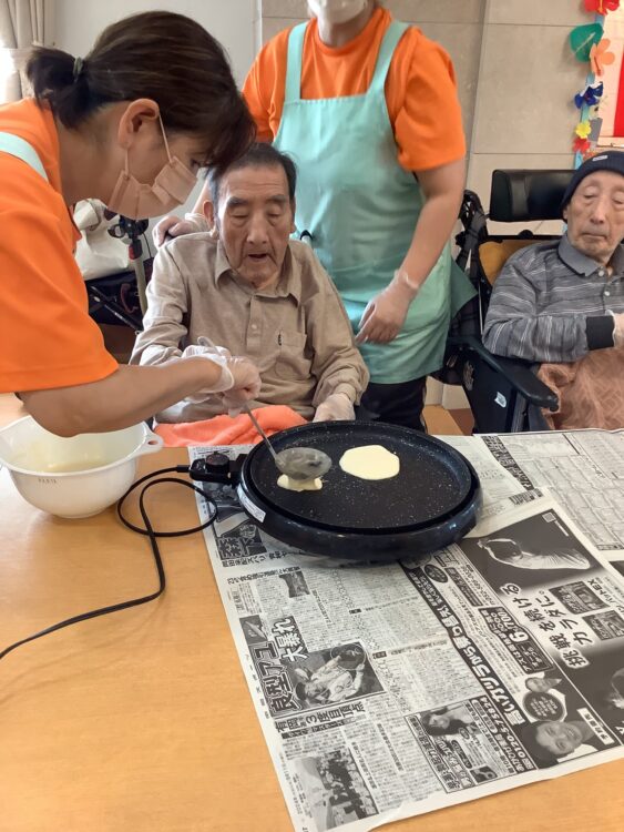 -おいしいおやつできるかな？デイサービスお菓子作りの日