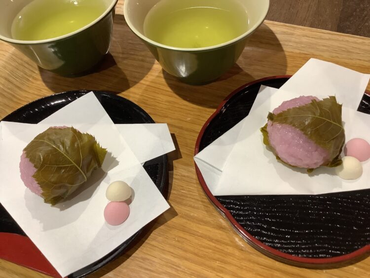 桃の節句に桜餅を満喫！