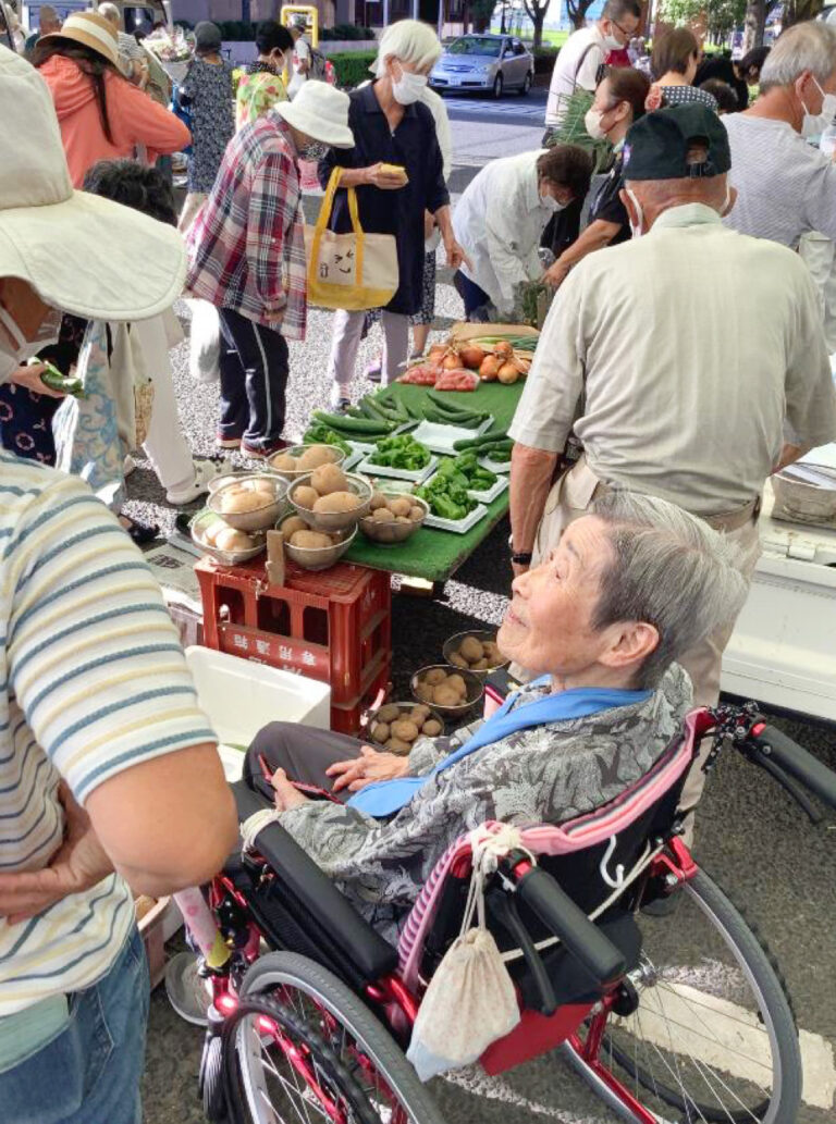 「お父さんに会いに朝市へ」夫婦の絆と広がる楽しみと喜び