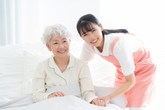 要介護1のベッドレンタルは全額自費だけではない？適用条件や選び方も解説