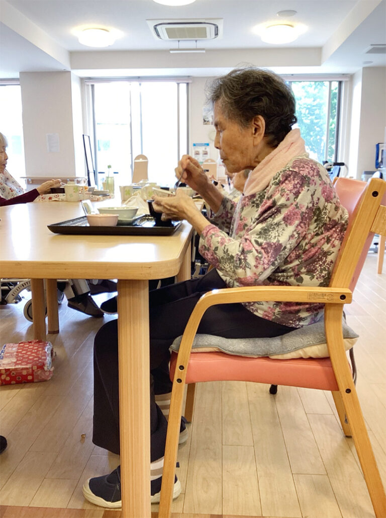 どうにも止まらない早食い習慣 ー「安全な食事」を支える職員の取り組み ー