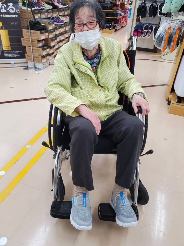 【介護美容で叶えた夢】新しい靴を履きたい！I様が取り戻した前向きな気持ちと輝き